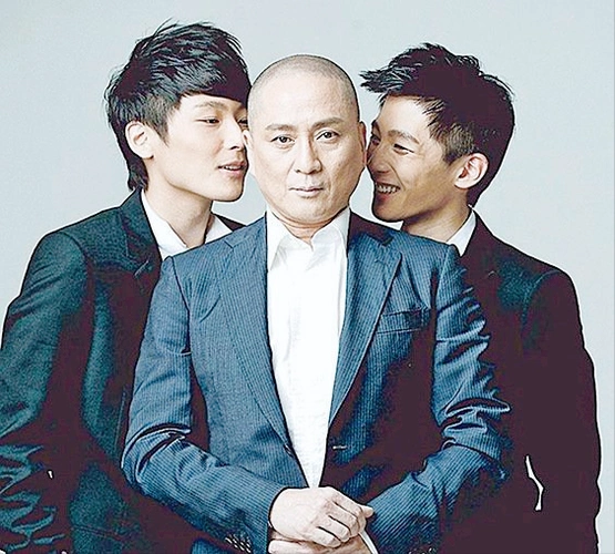 汤镇业双胞胎儿 开冻肉店不靠父亲_腾讯新闻