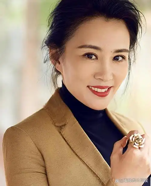 她的演技精湛,是国家一级演员,在荧幕上扮演了无数