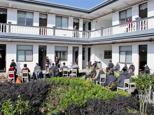 上金鸡村养老院一角