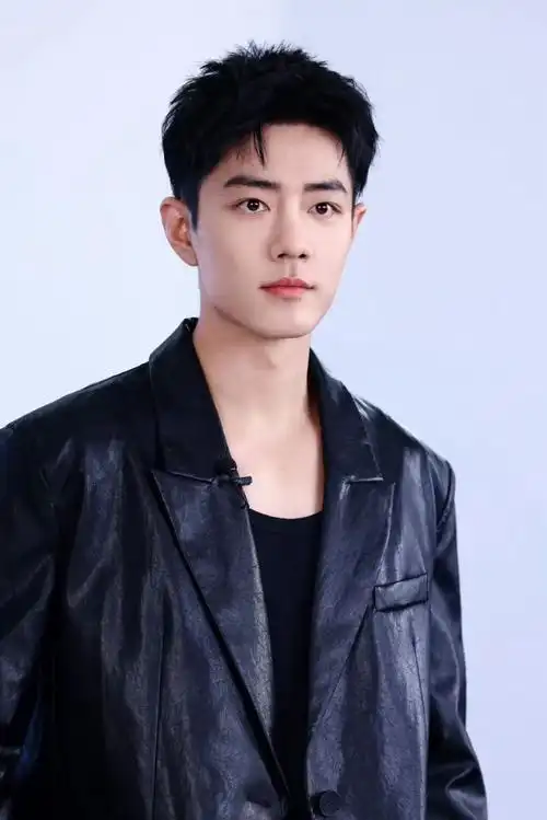 男星肖战活动写真