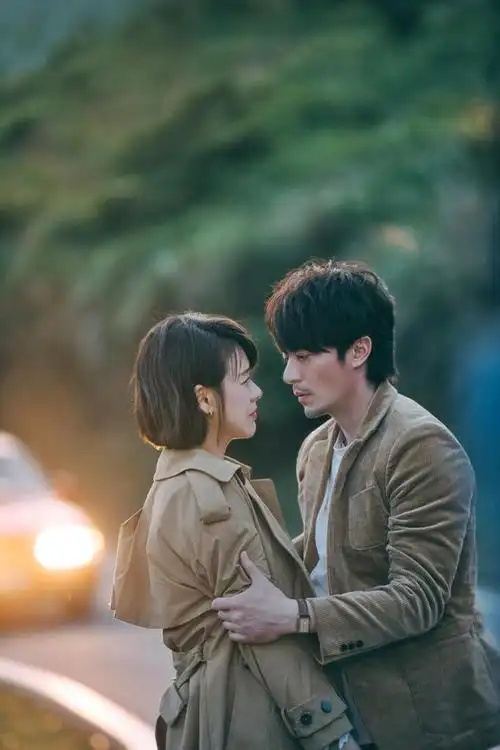 讲述了金马影后马思纯演的成都女孩安然和华鼎奖视帝霍建华演的台北