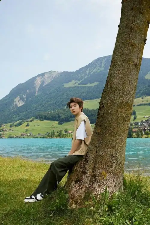 王源连续4年入选腾讯音乐榜30佳青年歌手