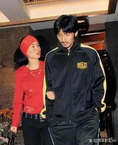 谢霆锋与张柏芝的感情纠葛再起波澜,复合传闻引发网友热议 最近 - 抖