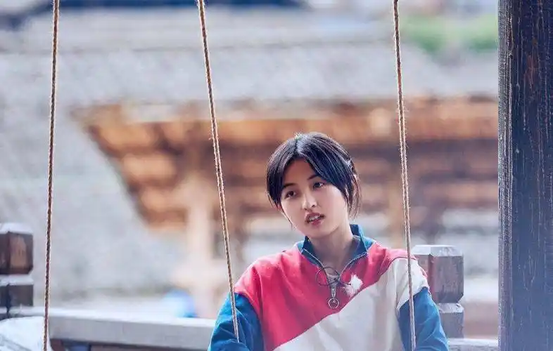 张子枫与他关系亲密,却只被认为是兄妹,男生自称彭于晏!