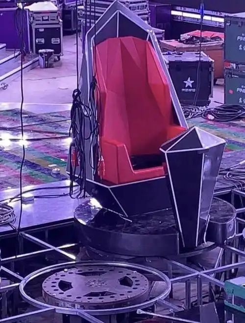 中国好声音走到第10年,今年搬来了8位导师和8把转椅?