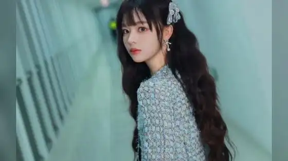 爱豆歌手《黄霄云》