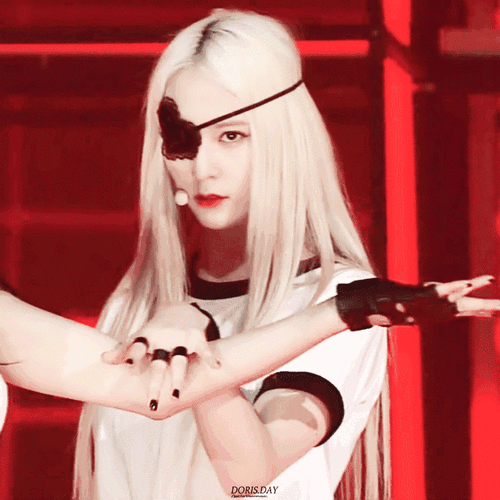 九年前的郑秀晶还是会狠狠心动我们的krystal应该在舞台上继续发光的