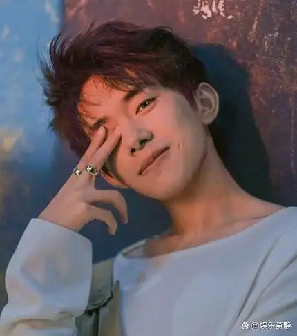 单飞7年:易烊千玺斩获百亿票房,王源,王俊凯还在综艺"讨饭"