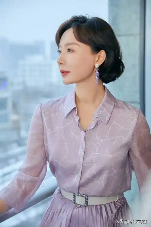 瞧瞧陈数这样打扮,优雅又气质_颜色_整体_基础