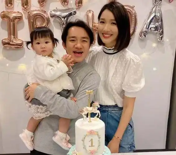 有种幸运叫王祖蓝女儿避开自己的基因完美遗传妈妈的颜值