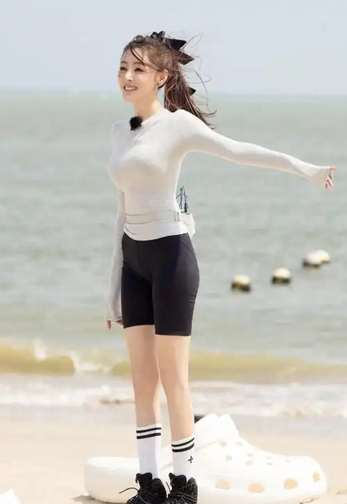 大众女神张天爱身材性感窈窕惹人羡慕古灵精怪甜如初恋