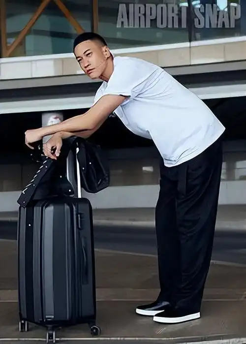 瘦成猴子就别演猛将何润东教你们什么才叫一夫当关万夫莫开