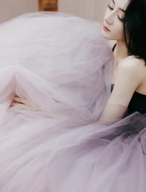 迪丽热巴紫藤公主裙