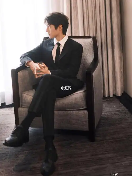 西装_刘昊然_娱乐_明星娱乐资讯