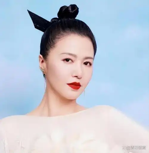 2010年,汪峰和高晓松两位国内顶尖音乐人择其而录,并亲自指导谭维维