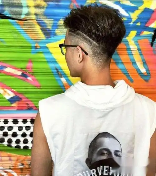 男士头发刻痕图案大全简单 绅士性格刻与众不同颠覆你想像 第3张