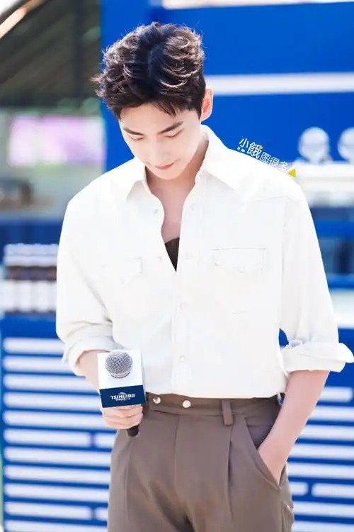 杨洋白衬衫造型生图