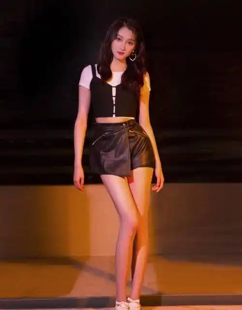 关晓彤偷偷改身高,官方身高调低至172_女明星_网友_基本