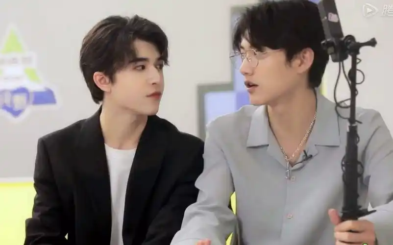 【双宇电台】周柯宇61尹浩宇 u=i 超甜场面合集