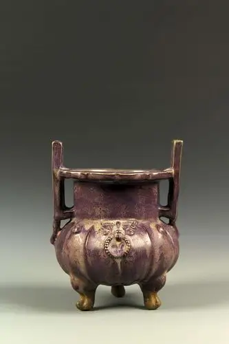 宋代 钧窑红釉鼎式炉