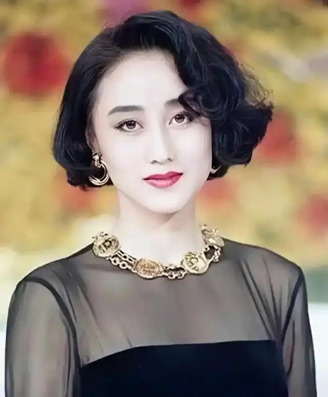 五十年难得一见的大美女利智