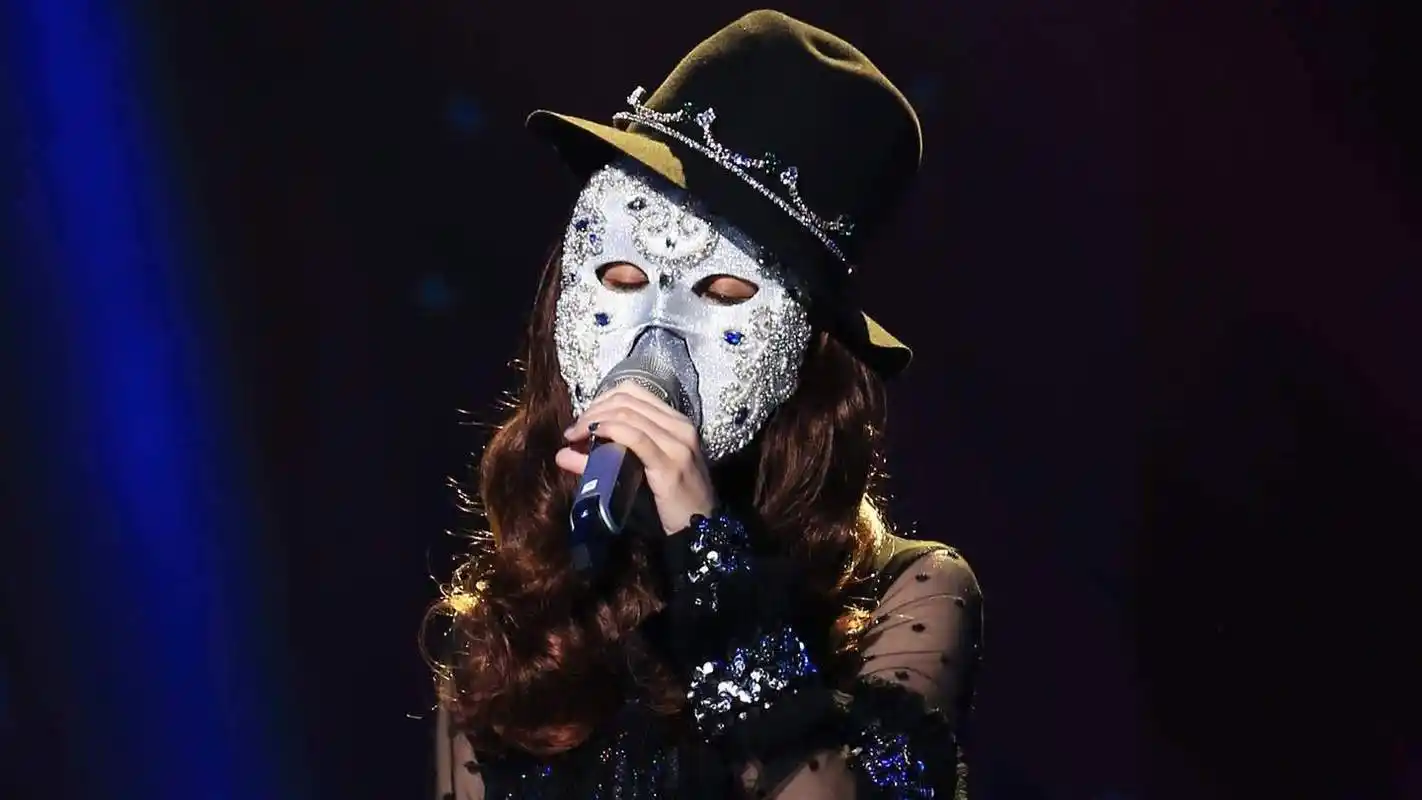 瘦了的杨丞琳实在太美,是在为和李荣浩的婚礼做准备吗?_蒙面