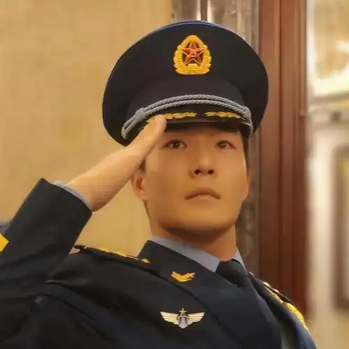 要离开的时候,才体会到时间过得真快,两年真的很短;到了要脱下军装时