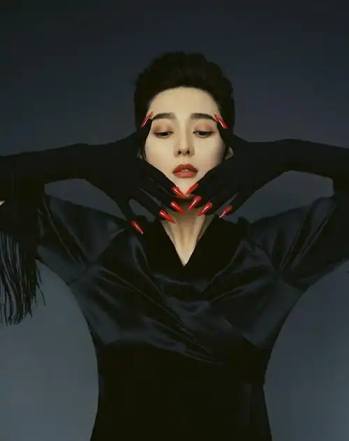 范冰冰范丞丞姐弟长相越发相似首度合体登封面