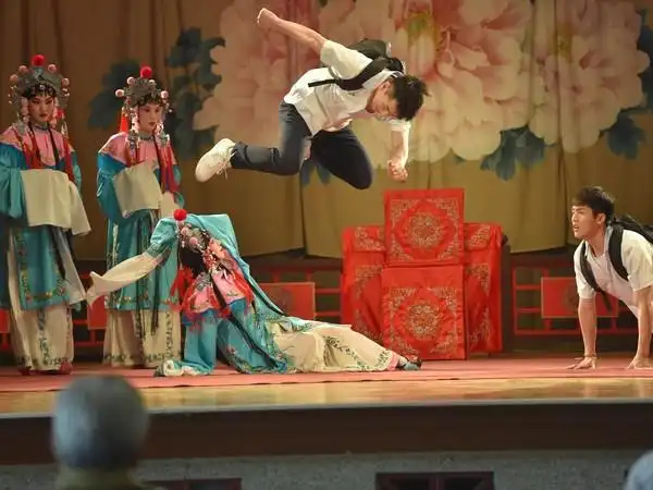 储晓祥(casper)在《终极舞班》中展现惊人舞技.(图/齐石提供)