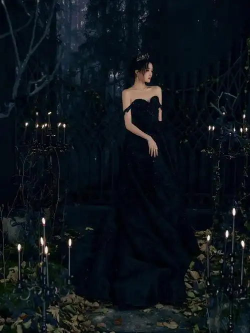 关晓彤绝美活动造型释出,黑色宝石礼服清冷优雅,犹如森林精灵