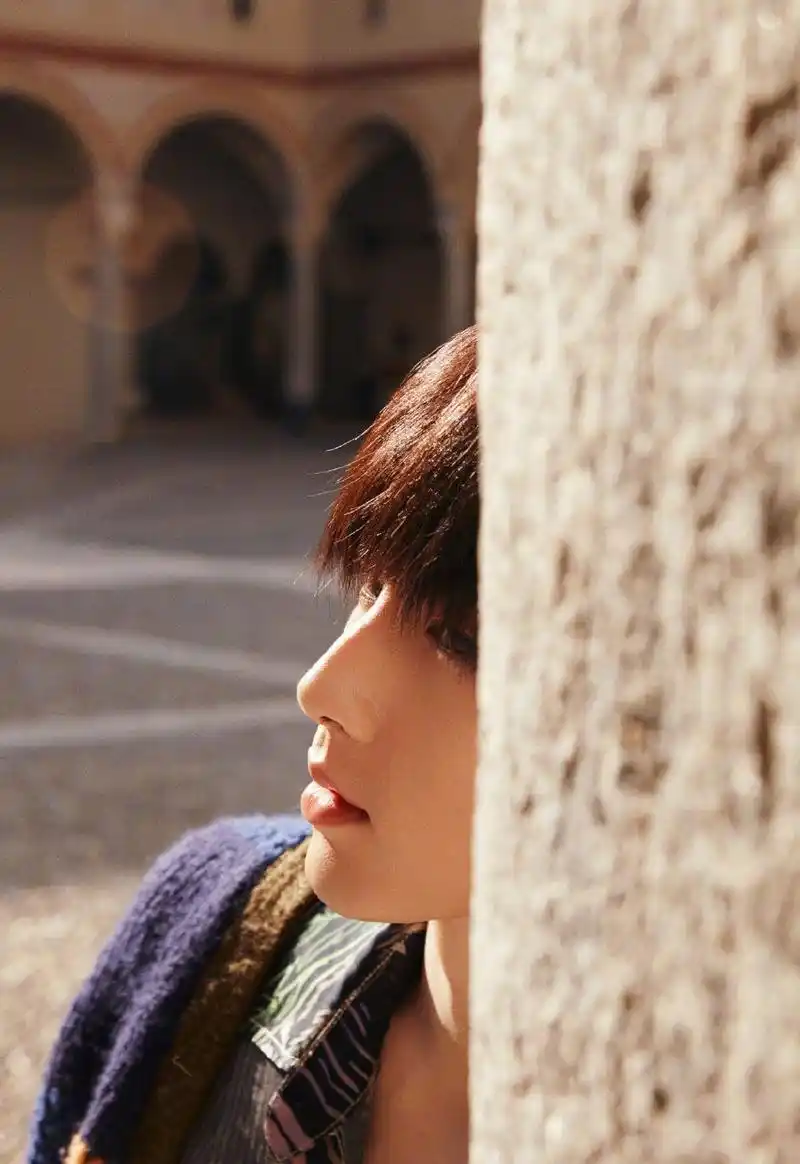 郭俊辰帅气的写真照片