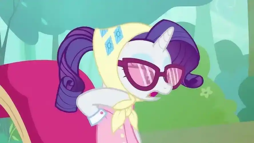 醒目露露做噩梦了,她一夜没能睡着,眼睛都红透了