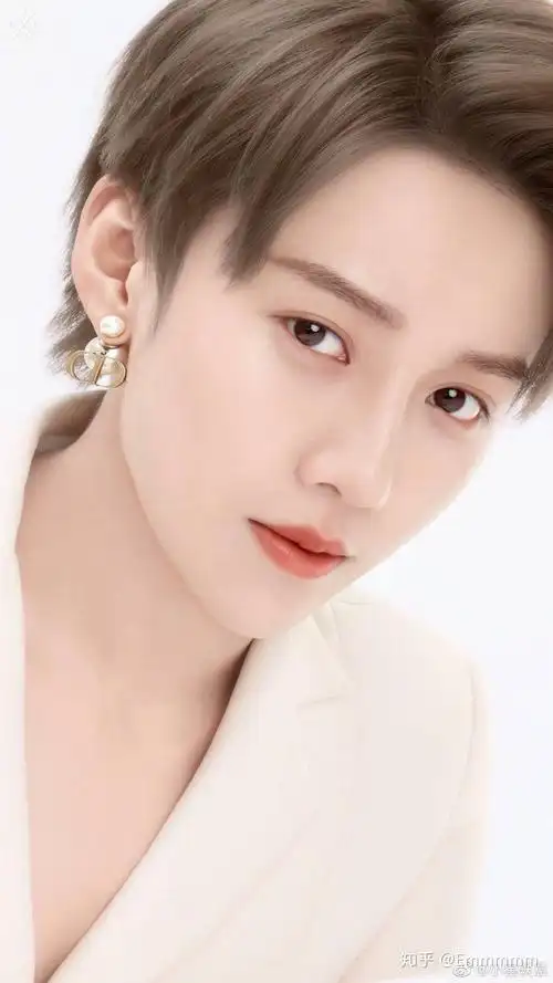 有没有刘雨昕的很可的照片