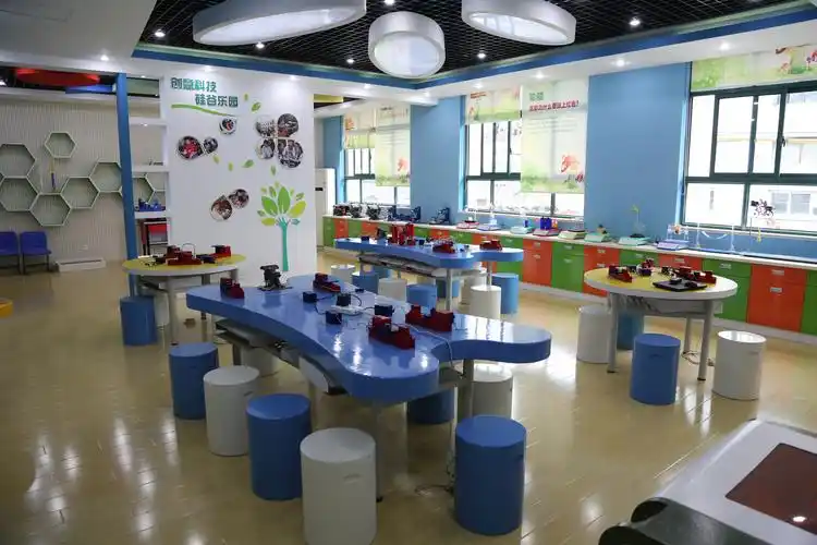 齐一小学创新实验室设备设施管理制度-上海市齐齐哈尔路第一小学