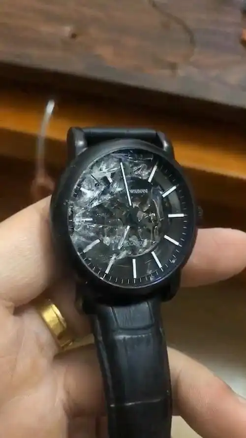 过年侄子摔手表,今晚侄女摔手机(里面也小爆屏),我该找谁要说法去?