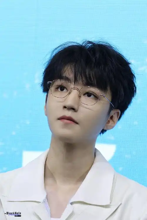 #bolon眼镜品牌全球代言人王俊凯##王俊凯暴龙直播#