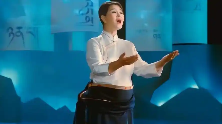 降央卓玛怀孕挺着大肚子还坚持录完这首歌成就一首旷世名曲