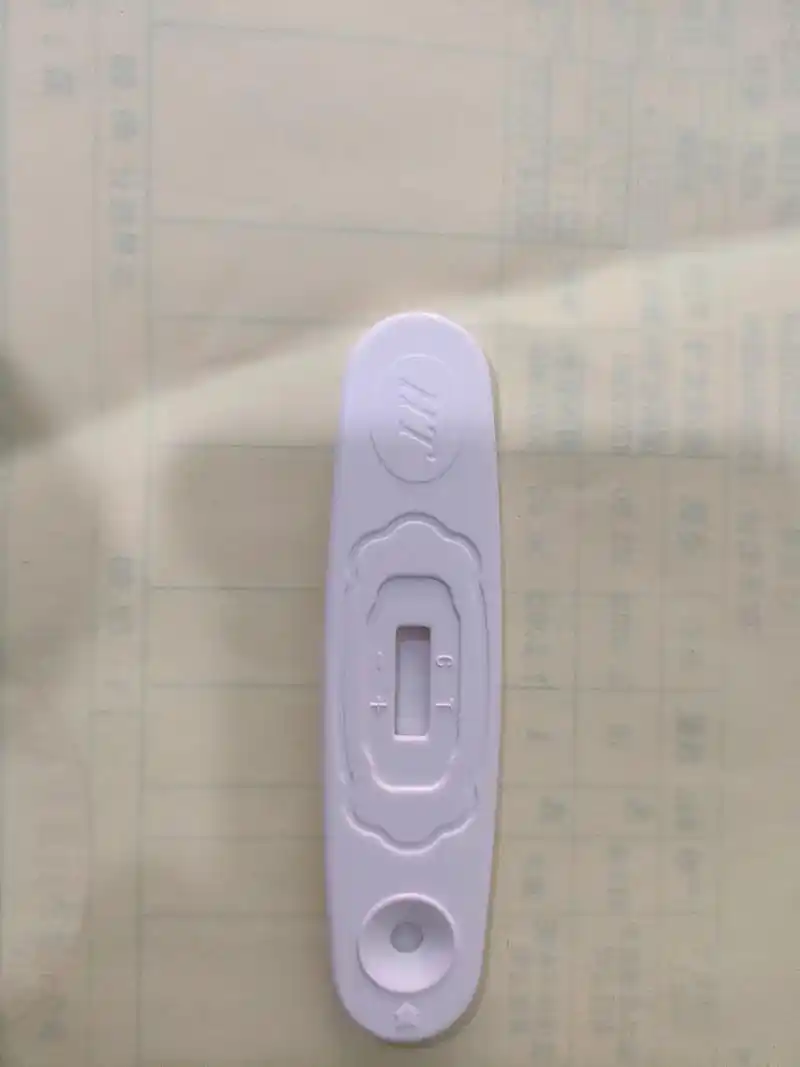 假的新冠诊断盒就是怀孕试纸换外包装.