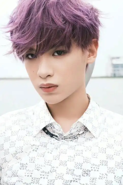 黄明昊新歌mv紫发造型#黄明昊紫发造型超级帅气了啦～新歌mv上线大家