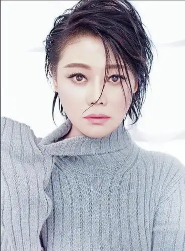 19岁走上人生的巅峰, 两任丈夫骗光存款, 现胖成大妈!