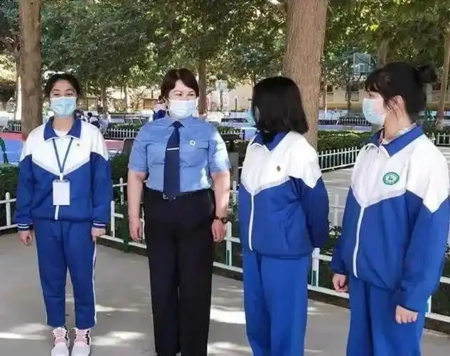 喀什地区叶城县检察院检察官 阿依夏木古丽·艾尔肯来源/叶城零距离