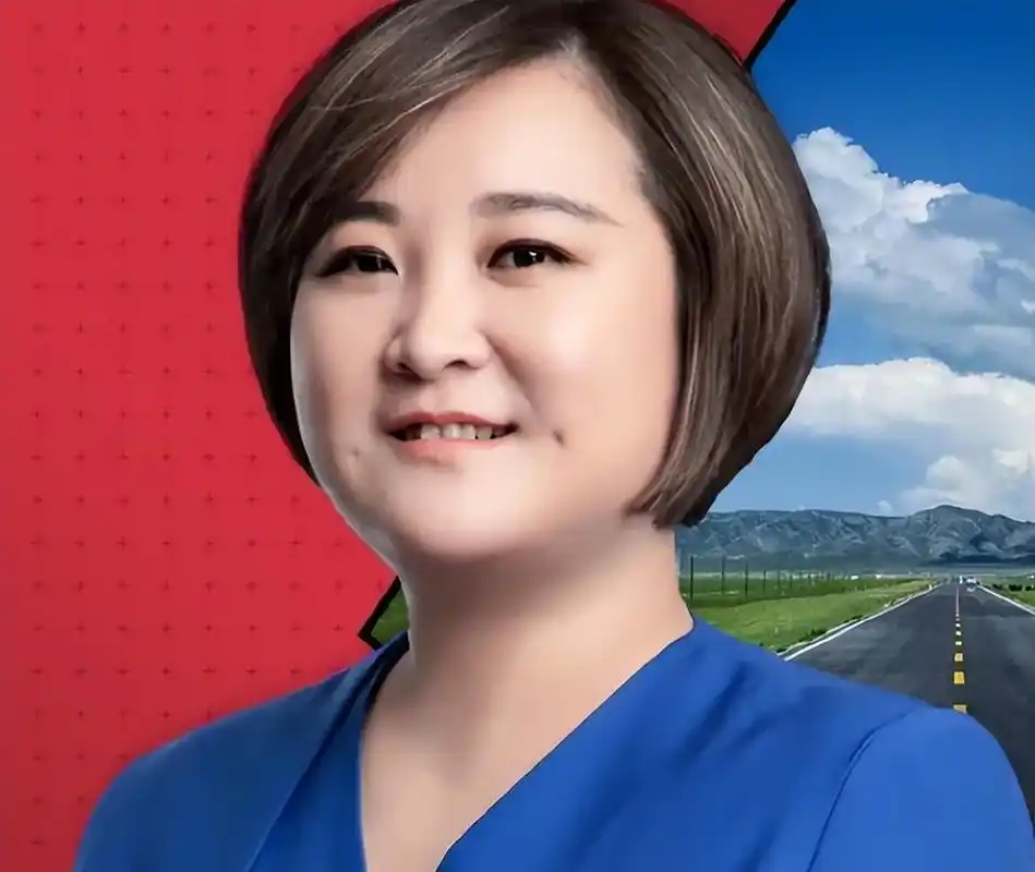 贾玲:走向另一条路 贾玲,一名女性相声演员,因一次误解而走上这条路