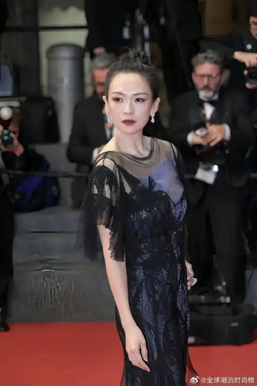 章子怡戛纳红毯##章子怡礼服 胶带设计
