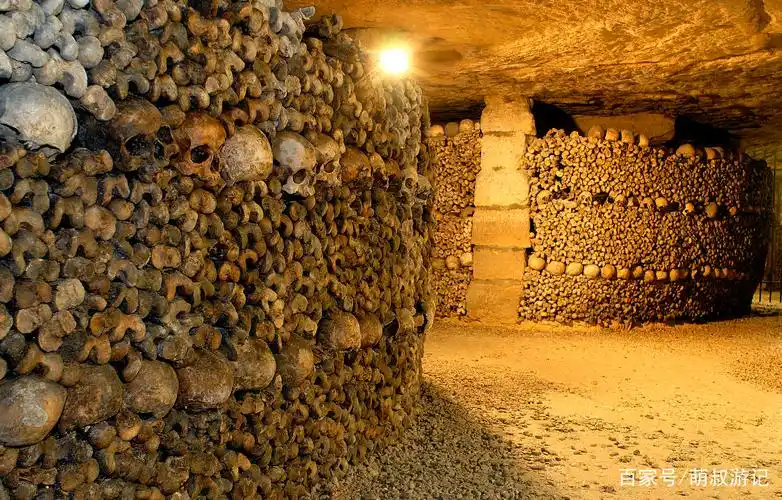 世界最恐怖的墓穴,600万尸骸遍布,墙都是骸骨砌成的