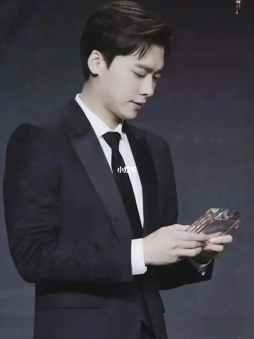 2020最具价值男艺人李易峰