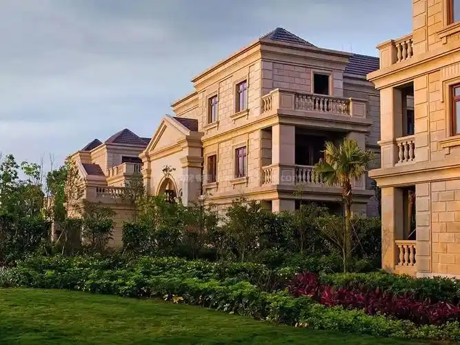 银滩滨海欧式复合大型豪宅项目——天隆三千海分析