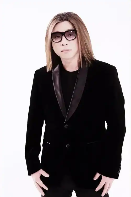 48岁郭峰近况(三段感情无疾而终)(2)