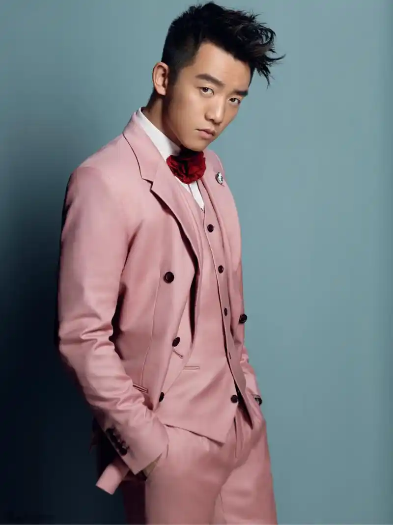 组图:郑恺魅力写真曝光 粉色西服抢眼_高清图集_新浪网