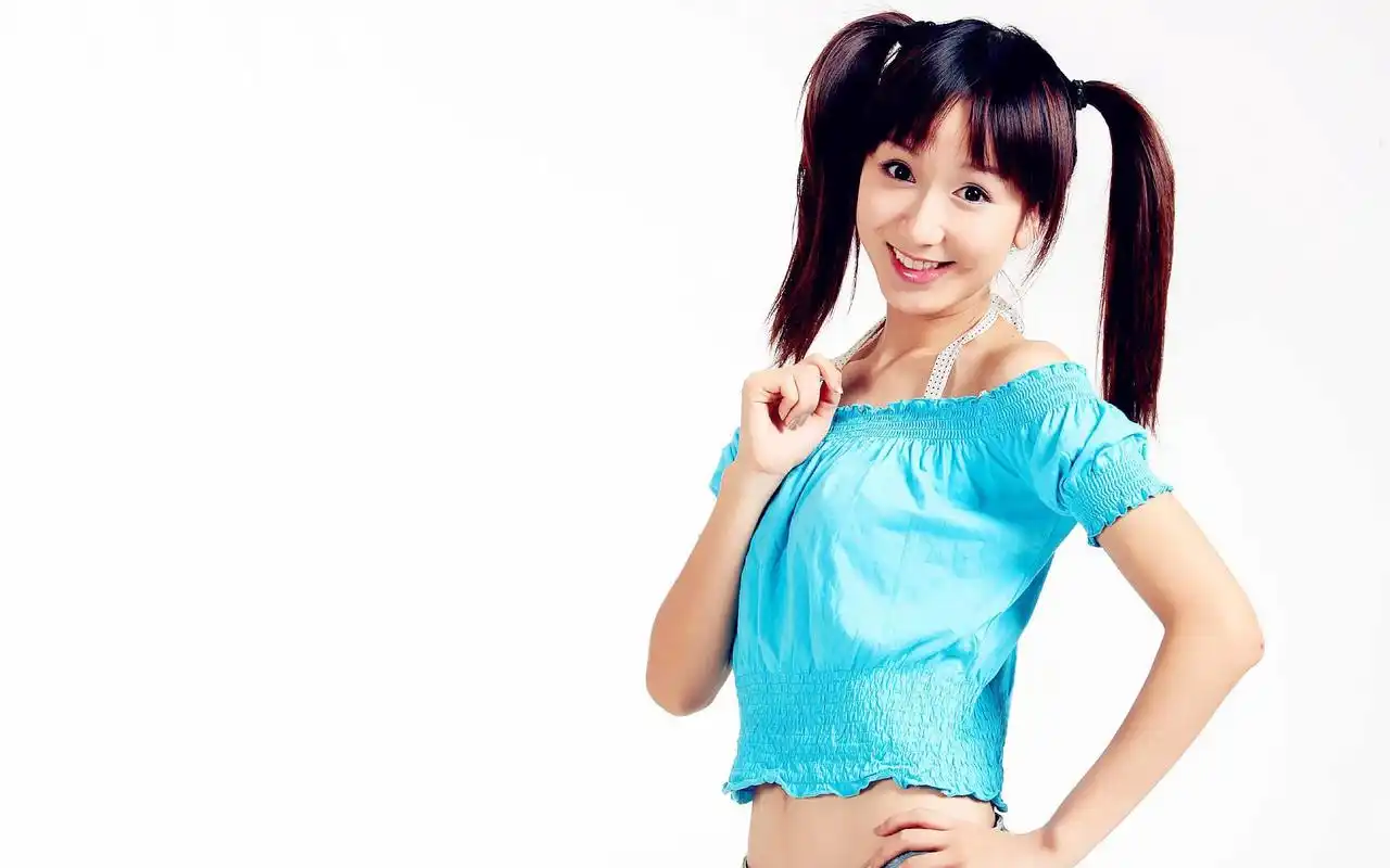 爱情公寓胡一菲甜美御姐范儿写真桌面壁纸(一)