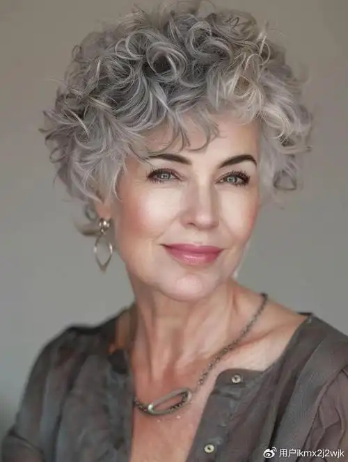 即使是忙碌的早晨,也能迅速整理好发型,以饱满的精神状态迎接新的一天